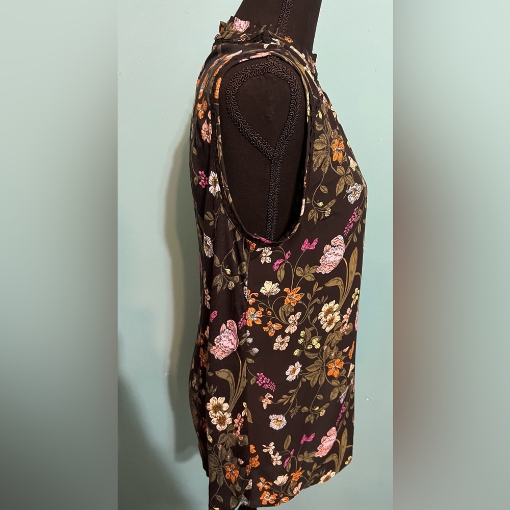 #73 Loft floral top - Picture 3 of 9